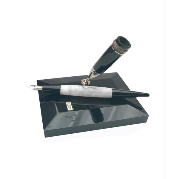 Delta Stiloforo Desk Set Fountain Pen - Special Edition